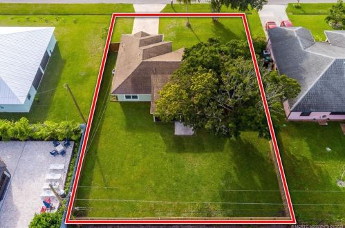 3891 Chicopee St, Fort Pierce FL  34953-5373 exterior