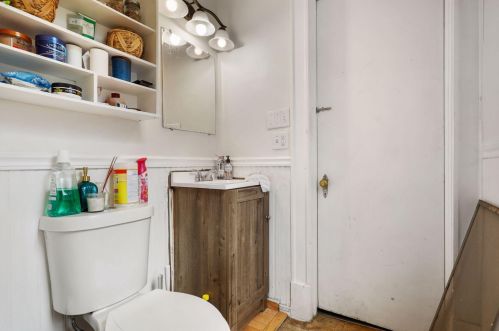 919 6 St, Saint Paul MN 55106-4503 exterior