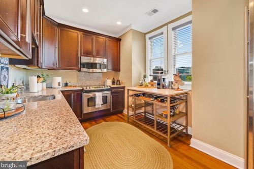 1700 13th St, Washington DC 20009-7976 exterior