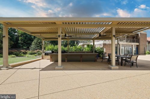 1800 Old Meadow Rd, Mc Lean VA  22102-1899 exterior