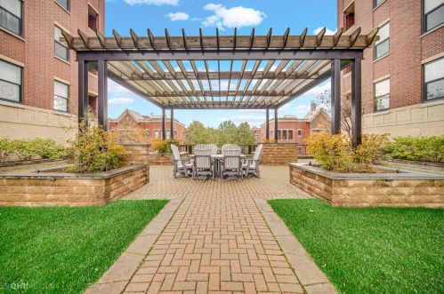 833 15th Pl, Chicago IL 60608-1502 exterior