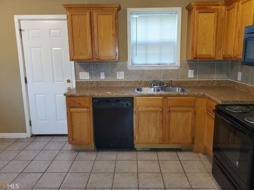 2306 Dauphine St, Atlanta GA  30344-2504 exterior