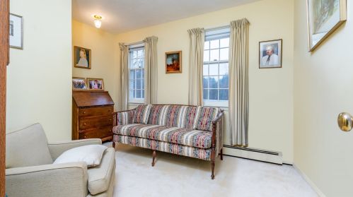 15 Buckingham Dr, Concord NH 03304-5208 exterior