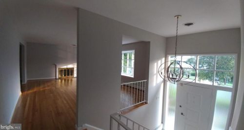 6208 Loch Raven Dr, Mc Lean VA  22101-3133 exterior