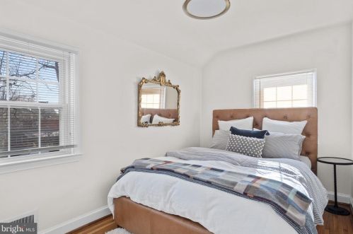 10415 Hayes Ave, Silver Spring MD 20902-3704 exterior