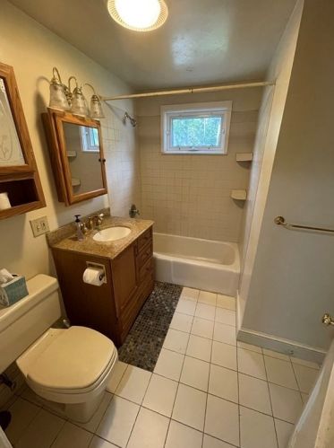 201 Turnpike St, North Andover MA  01845-5005 exterior