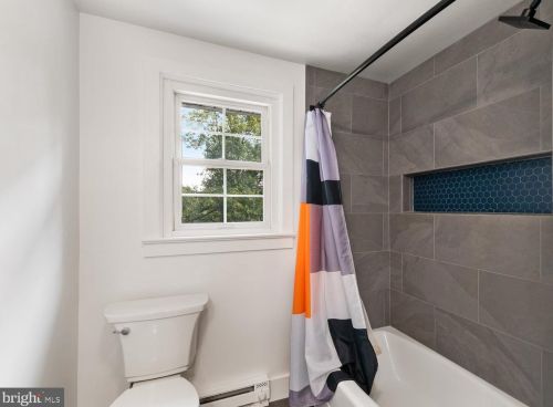 1826 Northbrook Dr, Lancaster PA 17601-5026 exterior