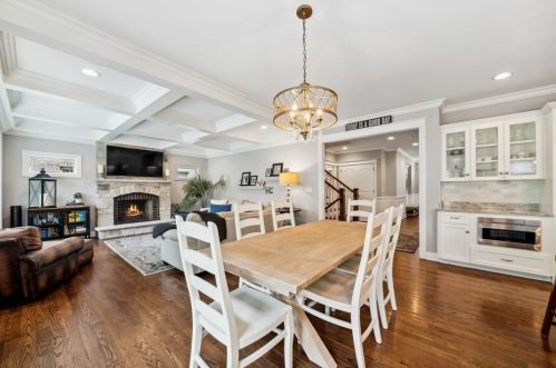 670 Bryan St, Elmhurst IL 60126-4342 exterior