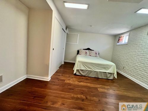 7 Hallo St, Edison NJ exterior