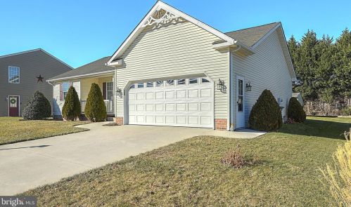 115 Dakota Dr, Hanover, PA 17331-7725