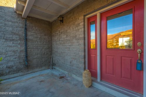 6541 Swan Rd, Tucson AZ  85718-1602 exterior