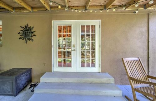 8919 Arrawana Ave, Tampa FL 33614-1810 exterior