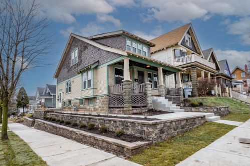 1035 Idaho St, Milwaukee, WI 53207-2409