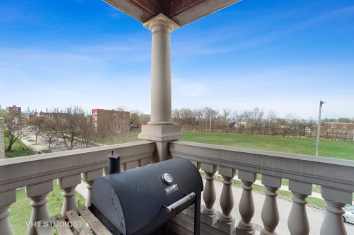 3862 Lake Park Ave, Chicago IL  60653-4802 exterior