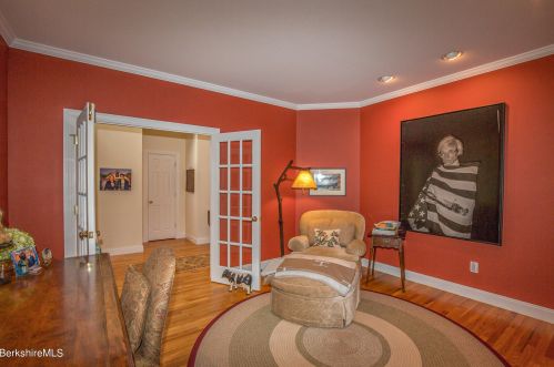 47 Fairwynds Dr, Lenox MA 01240-2729 exterior