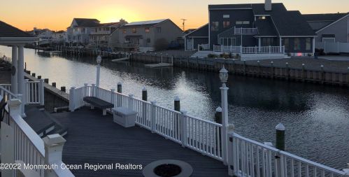 820 Bowline Dr, Lacey NJ  08731-3006 exterior