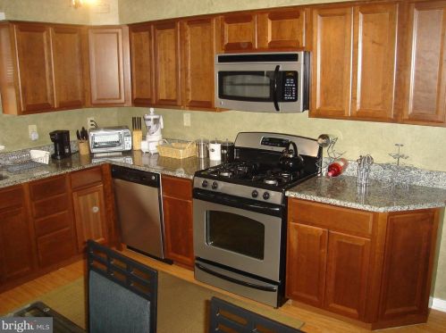 113 Walnut Ave, Ardmore PA 19003-2104 exterior