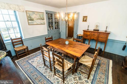 1110 Paxon Holw Rd, Media PA 19063-1116 exterior