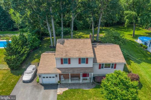 48 Carl Sandburg Dr, Trenton, NJ 08690-2240