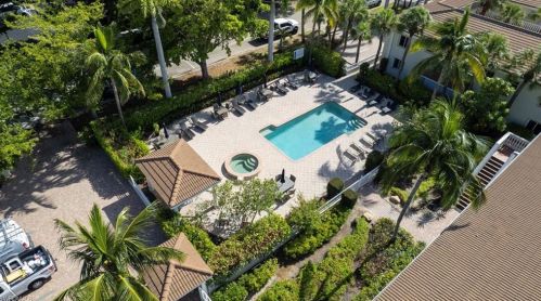 980 7th Ave, Naples FL 34102-6728 exterior