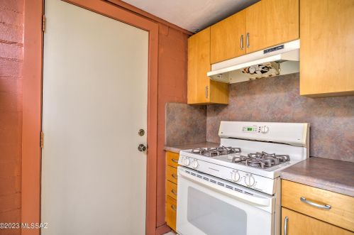 3702 March Pl, Tucson AZ 85713-4227 exterior