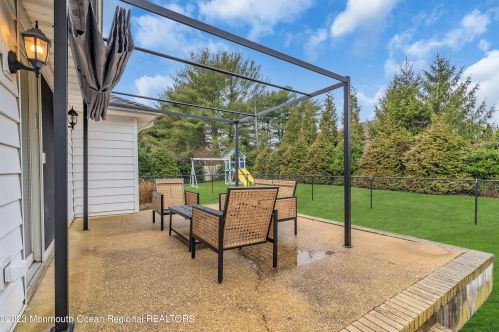 7 Abis Pl, West Long Branch NJ  07764-1104 exterior