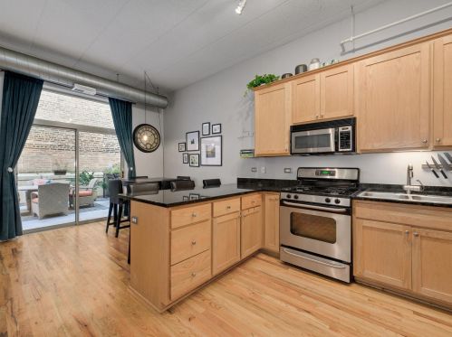 1919 Michigan Ave, Chicago, IL 60616-4636