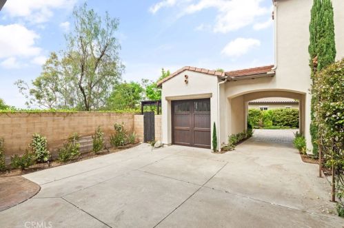 10464 Caribou Way, Tustin CA  92782-1470 exterior