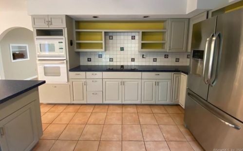 50 Chittenden Rd, Deep River CT 06419-2414 exterior