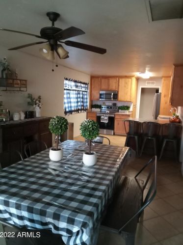 6202 Clarendon Ave, Phoenix AZ 85033-4124 exterior