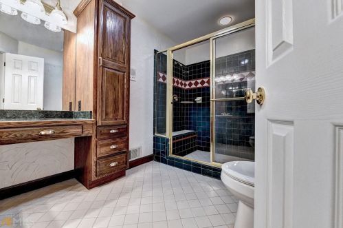 8388 Lake Dr, Lithonia GA  30039-5724 exterior