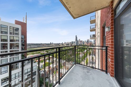 1529 State St, Chicago IL  60605-3011 exterior