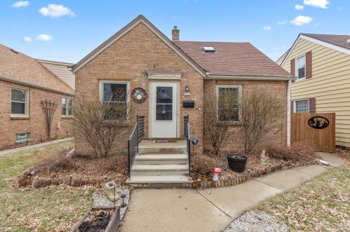 2426 73rd St, Milwaukee, WI 53213-1212