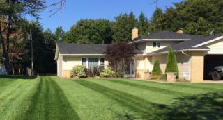 16138 Robindale Dr, Cleveland, OH 44136-6360