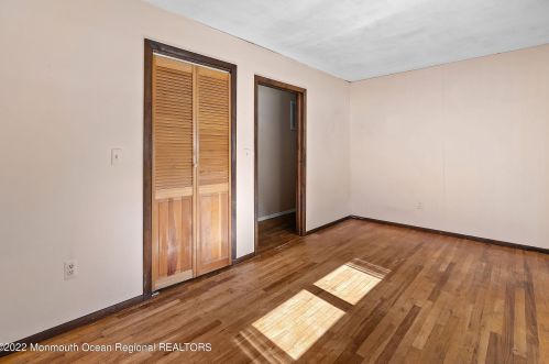 22 Castle Ave, Jackson Twp NJ 08527-2513 exterior