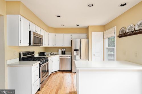 6133 Joust Ln, Alexandria VA 22315-4809 exterior