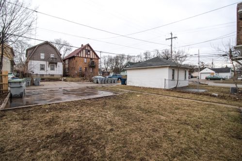 4608 39th St, Milwaukee WI  53209-5860 exterior