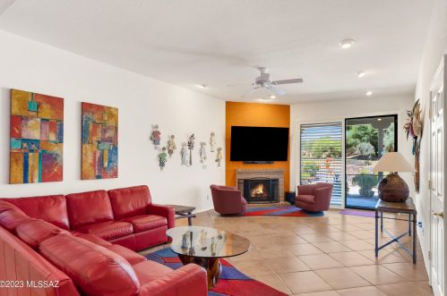 831 Camino Corrida, Tucson AZ 85704-7651 exterior