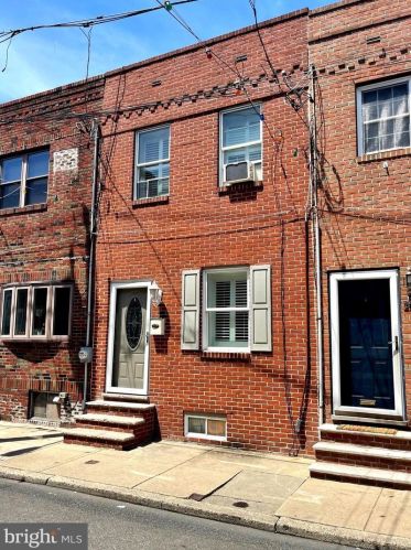 2122 Howard St, Philadelphia PA 19148-3333 exterior