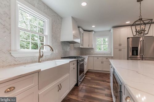 1905 Heritage Rd, Huntingdon Valley PA  19006-7813 exterior