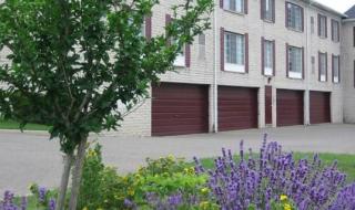 36135 Grand River Ave, Farmington MI  48335-3008 exterior