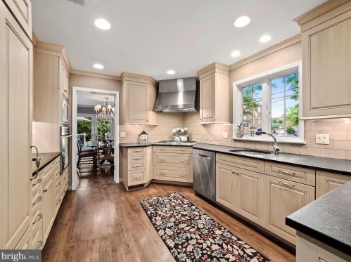 4212 48 Pl, Washington DC 20016-2338 exterior