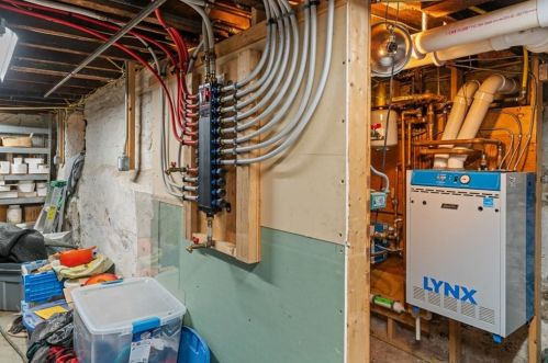 246 Smith St, Providence RI 02911-3307 exterior