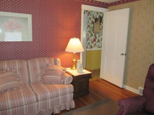 11 Glendale St, Chicopee MA 01020-3518 exterior