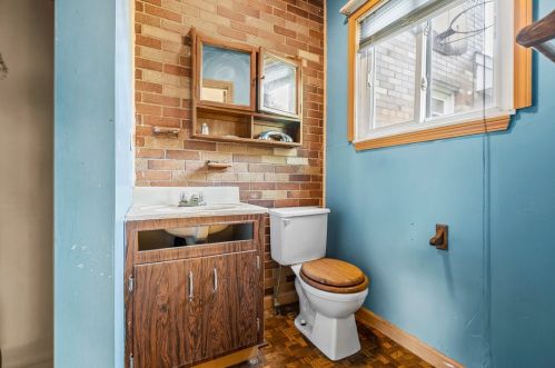 1717 Sillview Dr, Pittsburgh PA 15243-1558 exterior