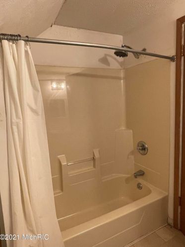 1531 Bender Rd, Middlevle MI 49333-9259 exterior