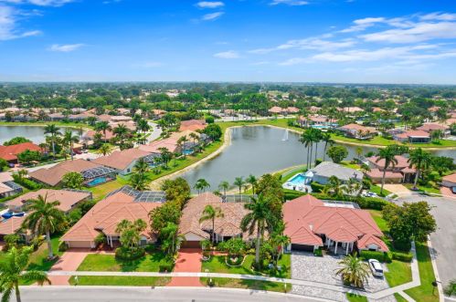 19142 Cloister Lake Ln, Boca Raton, FL 33498-4804