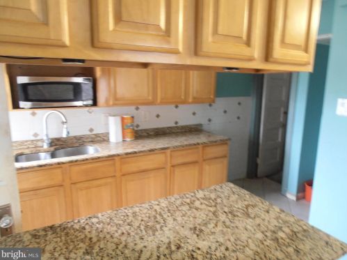 5834 3 St, Philadelphia PA 19106-1802 exterior