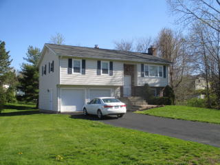 19 Cedarwood Dr, Meriden, CT 06450-6652