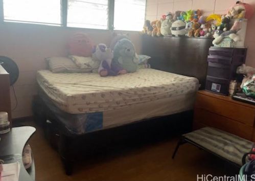 1239 Kokea St, Honolulu HI  96817-3490 exterior